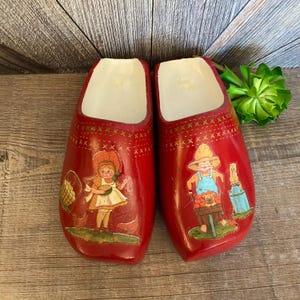 Vintage Wooden Shoes {Dutch Wooden Clogs Painted Wood} Tulip Time Holland Souvenir Size 7 Womens, Home Decor, Pair of Shoes, Dutch