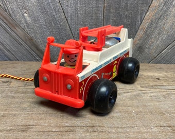 Vintage Fisher Price Fire Truck Pull Toy {Play Family Fire Truck} Little People Toy Fire Truck, Fire fighter, police man