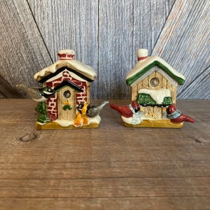Vintage bird house salt and pepper shakers. Holiday Snowy House Winter Christmas Salt and Pepper Bird House Sakura Holiday Table Decor