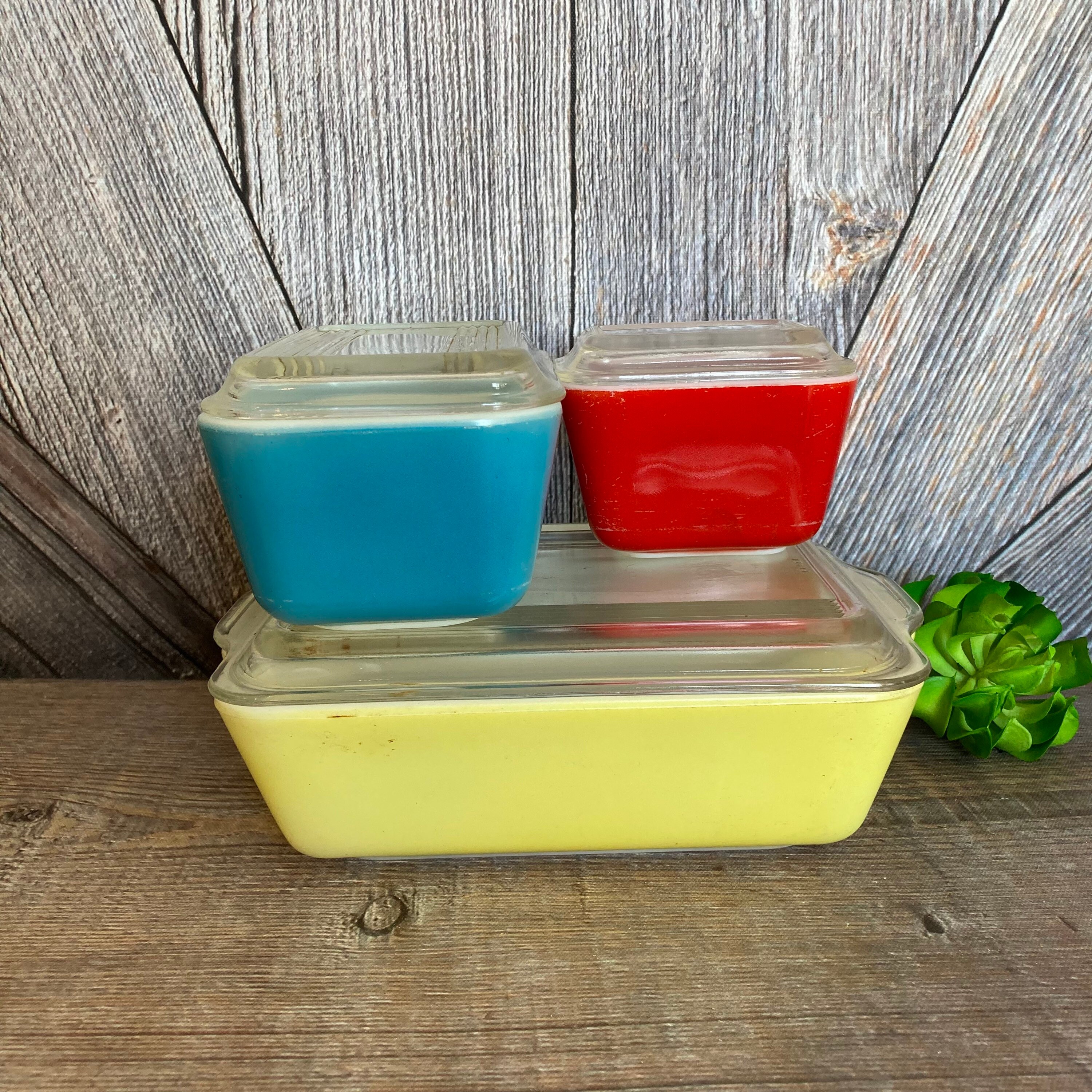 Vintage Pyrex Primary Color Refrigerator Containers With Lids I