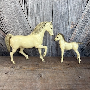 Breyer Arabian Stallion and Foal Horse, Enchanted Dollhouse Vintage Toy Horse Figurine {Plastic Breyer Traditional Alabaster Gray Baby Foal}