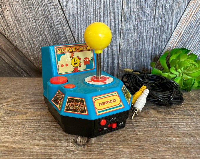 Vintage Mrs Pac Man Plug and Play Video Game Jakks Pacific Namco