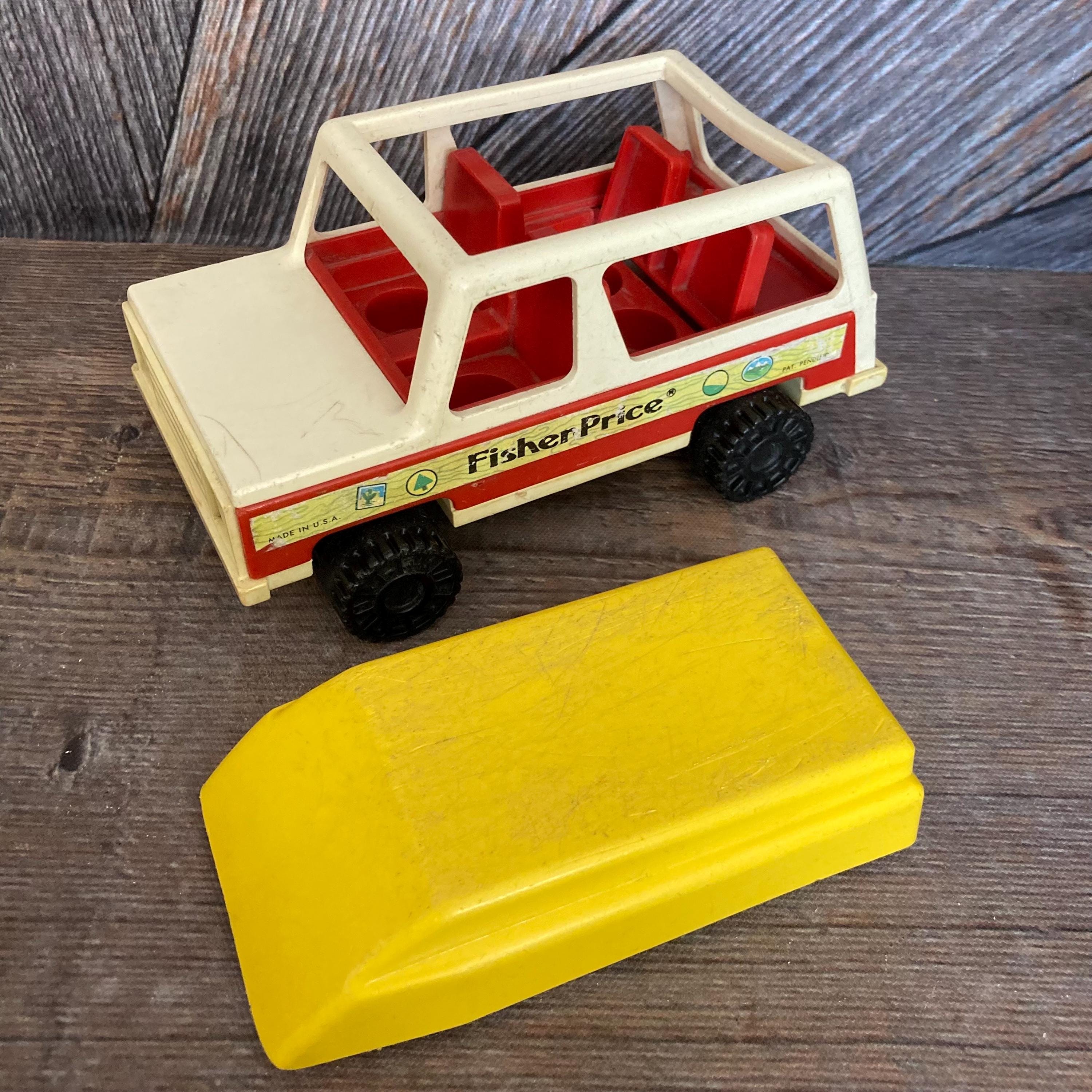 Vintage Fisher Price Little People Car and Camper {play Family Pop  display picture 1