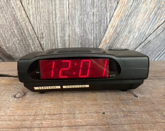 Vintage Sears Clock Radio, 317 23272 350 WORKS Transistor Radio