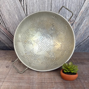 Vintage Metal Colander Mirro Aluminum Strainer Sieve Metal Strainer Star Pattern DIY 50&#39;s Star Repurposed Lamp Bowl with Stand Star Holes