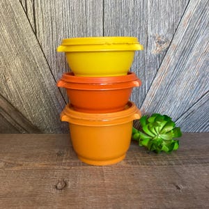 3 Vintage Tupperware Servalier Bowl Set Plastic Round Fall 70s Burnt Orange Yellow Nesting Vintage Kitchen Storage Canisters 866 1323