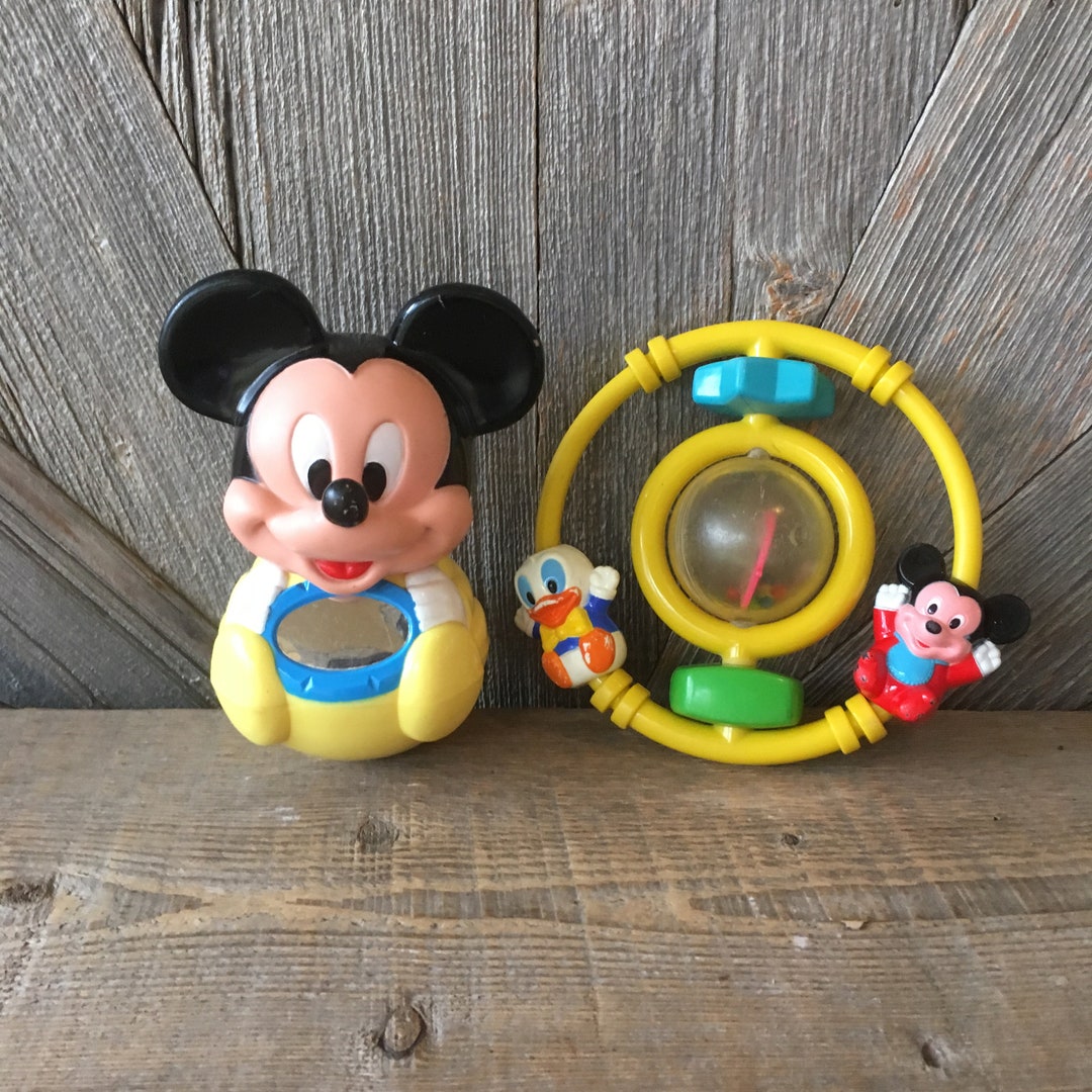 A List of the Top Items to Bring to Disney World - Mickey Chatter