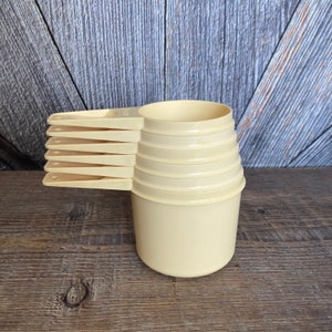 Vintage Tupperware Measuring Cups {Plastic Tupper Ware Measuring Cup Set} Tan 6 piece complete Wedding Gift Kitchen 761