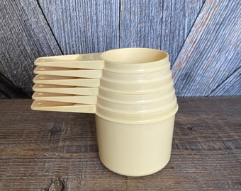Vintage Tupperware Measuring Cups {Plastic Tupper Ware Measuring Cup Set} Tan 6 piece complete Wedding Gift Kitchen 761