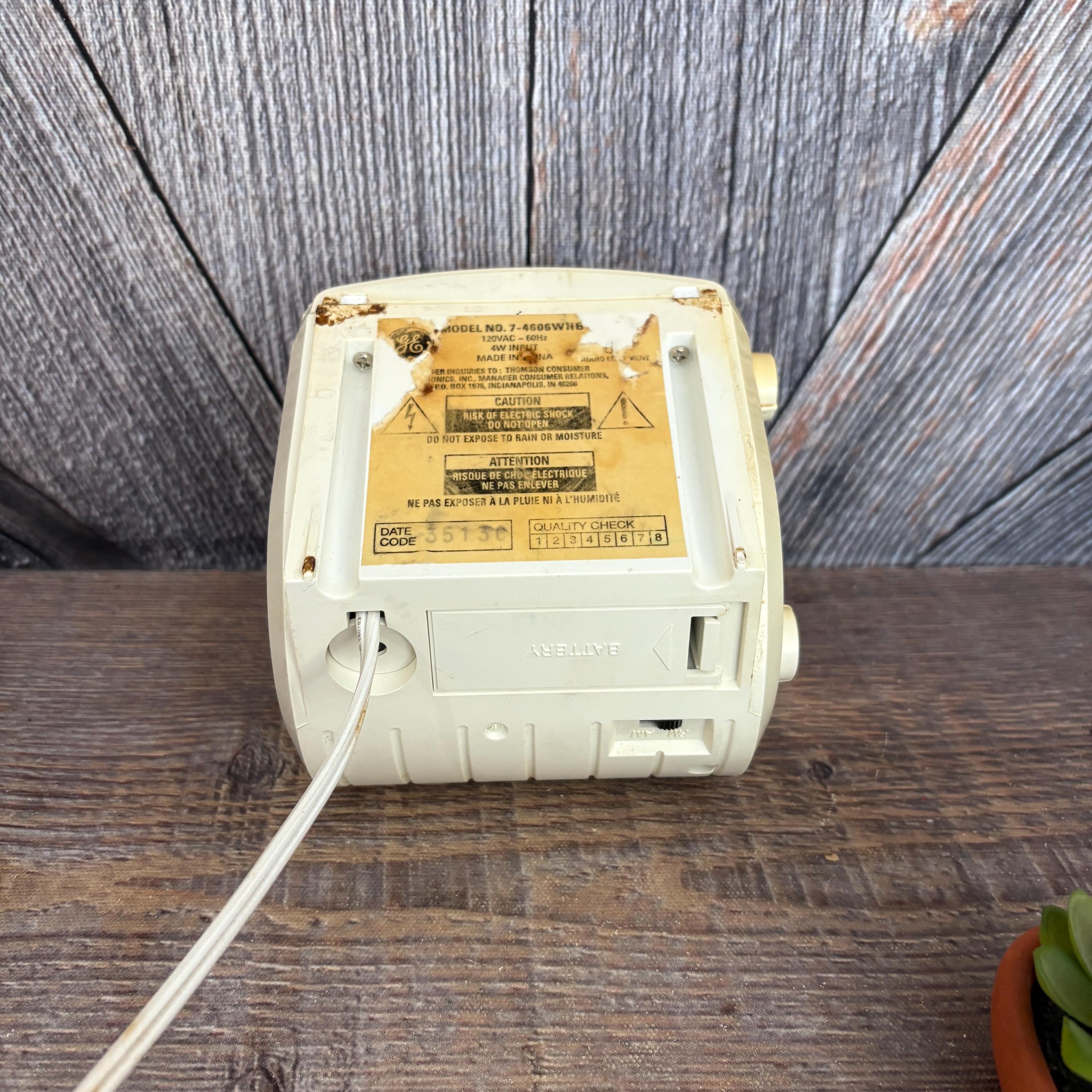 Vintage General Electric Clock Radio, Digital Alarm Clock Radio 7