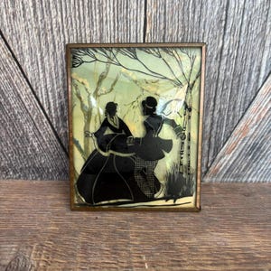 Victorian Couple Silhouette Winter Snow Holding Hands Reverse Glass Painting Antique Vintage Glass Picture Courting Portrait Art Reliance