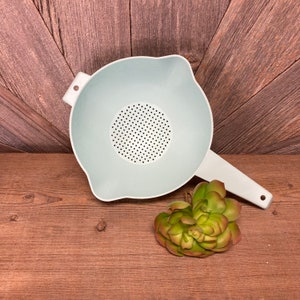 Vintage Tupperware Colander {Blue 1523 Plastic Tupper Ware Strainer} Round with Handle Wedding Gift Kitchen 8 inch Bowl Tupperware Colander