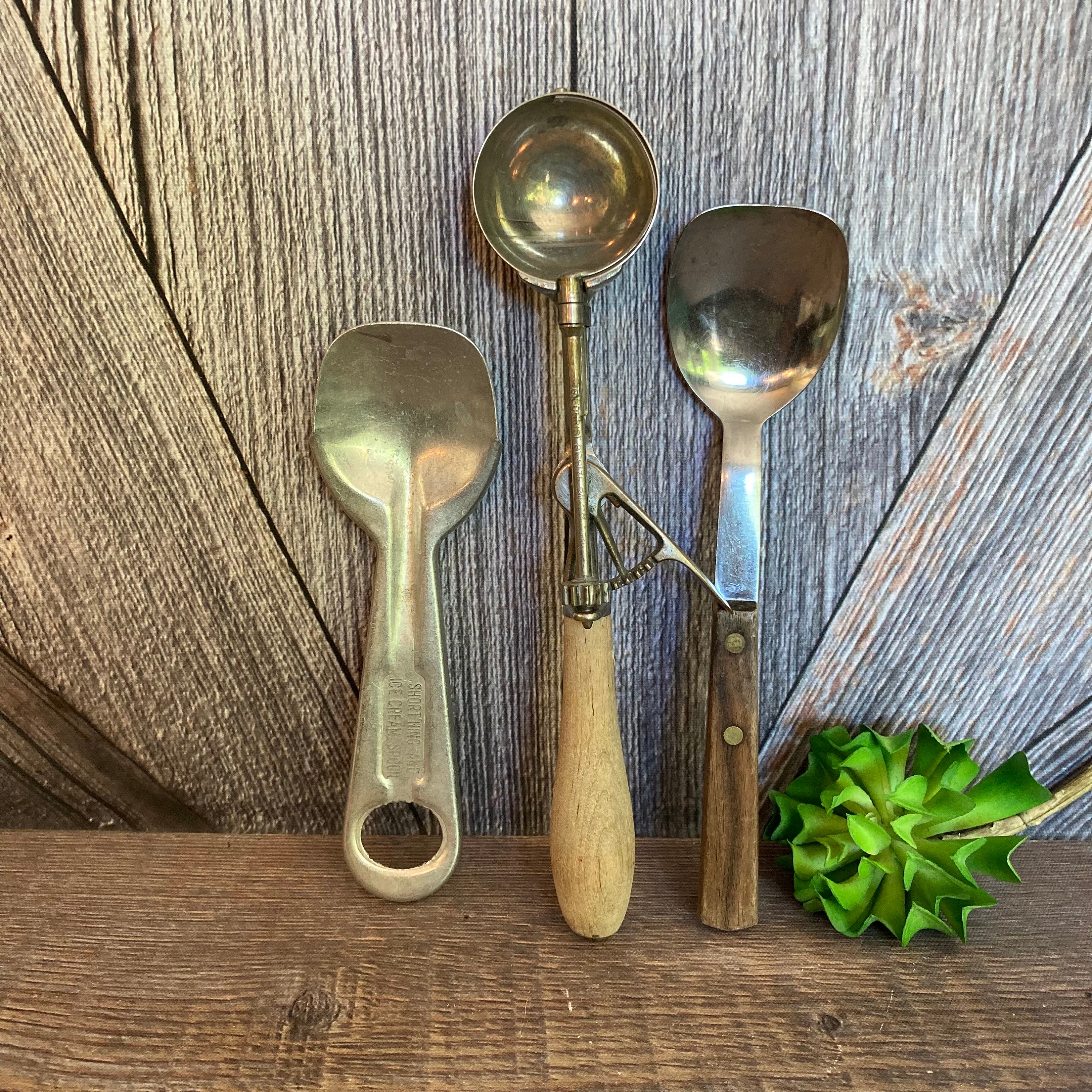 5 Vintage Plastic Kitchen Utensils, Spoon, Ice Cream Scoop, Measuring  Spoons, Bohemian Decor 