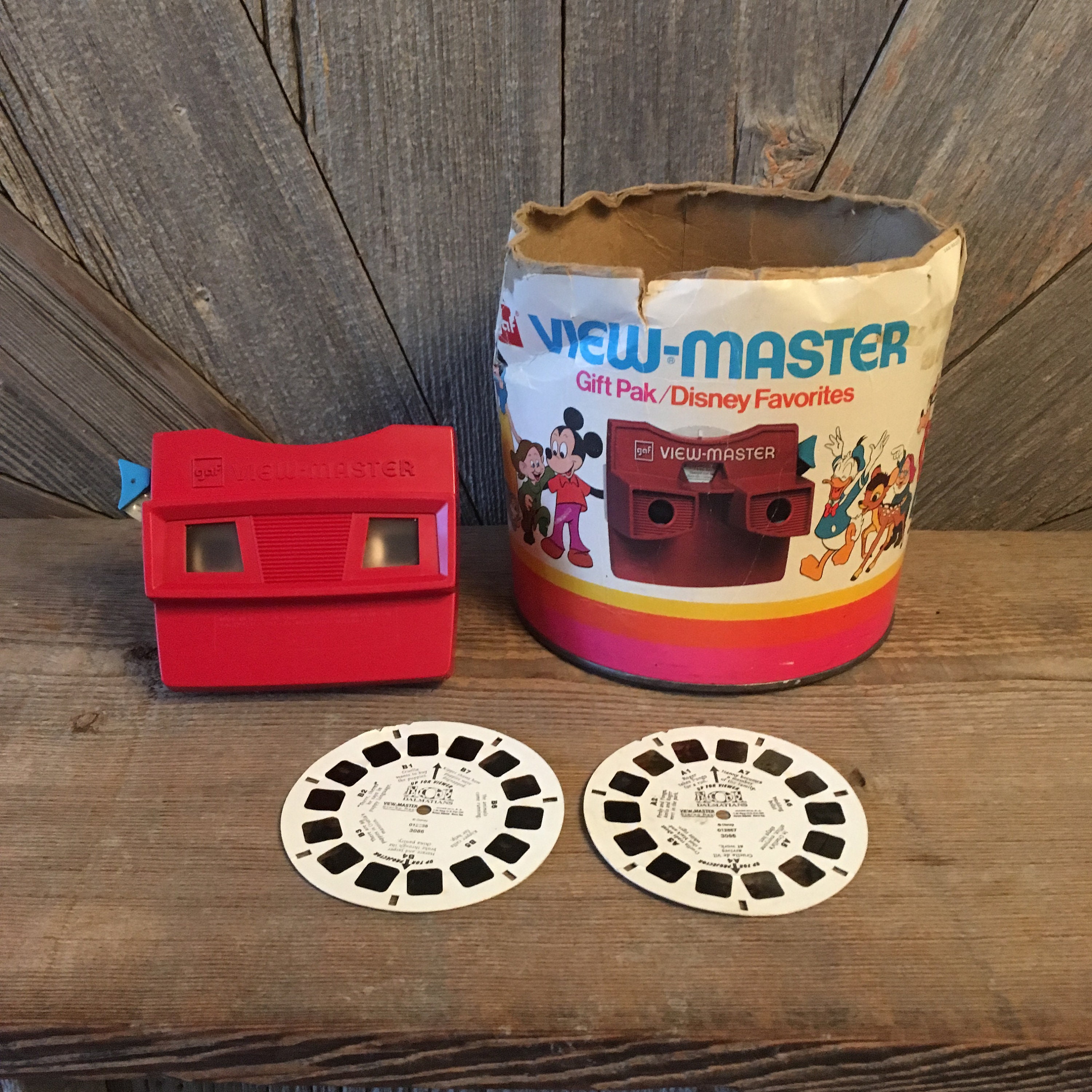 Vintage View Master 90s Toy With 101 Dalmatian 3D Picture Reels