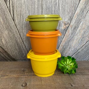 3 Vintage Tupperware Servalier Bowl Set Plastic Round Fall 70s Burnt Orange Yellow Nesting Vintage Kitchen Storage Canisters 866 1323