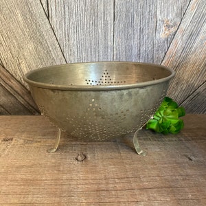 Vintage Metal Colander Aluminum Strainer Sieve Metal Strainer Star Pattern DIY 50&#39;s Star Repurposed Lamp Bowl with Stand Star Holes