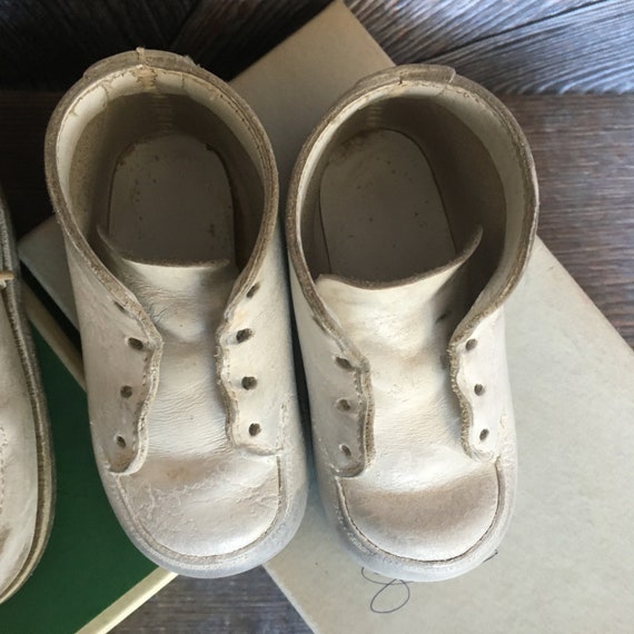 Vintage Baby Shoes Antique Leather Baby Shoes White C… - Gem