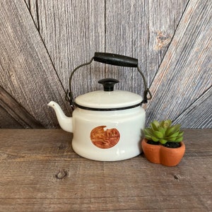 Enamel Coffee Pot Pitcher Tea Pot Tea Kettle Enamelware Kitchen Decor Rustic Farmhouse Style Vintage But Good Condition for Use