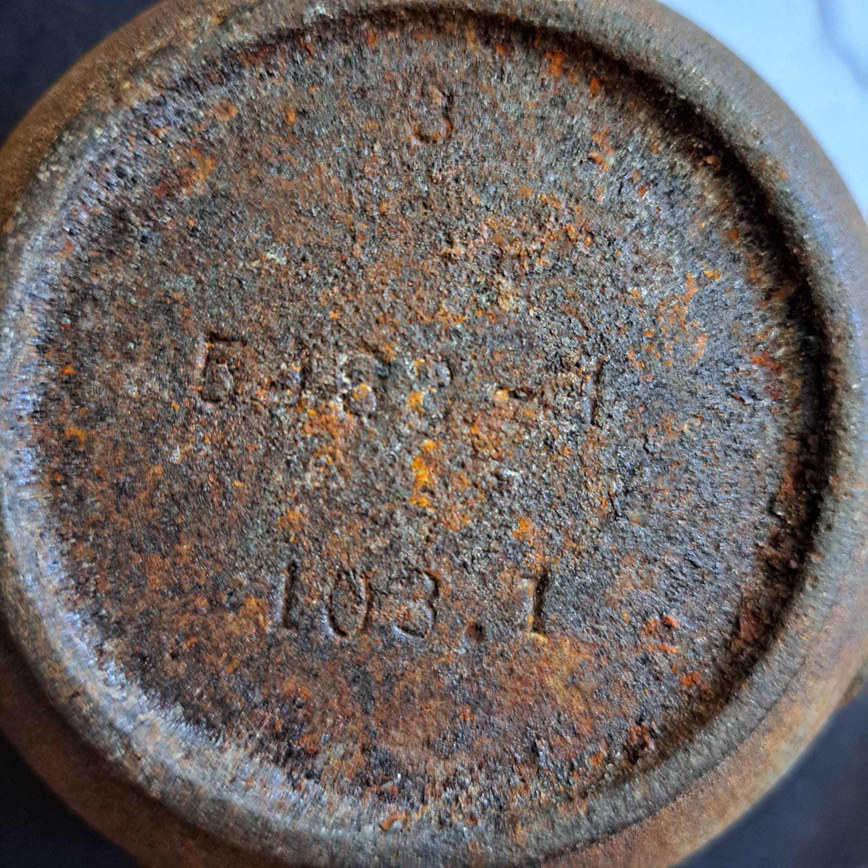 Cast iron melting crucible with handle, marked 5, melting pot pot