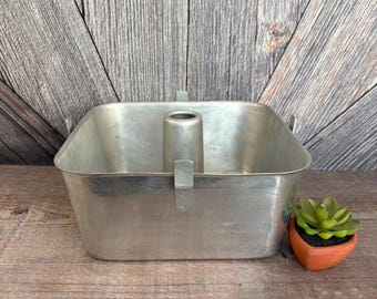 Vintage Square Angel Food Cake Pan, 2 Piece 9 x 9 x 4 inches, Metal Aluminum Bundt Cake Pan Wear Ever, Ellathesella