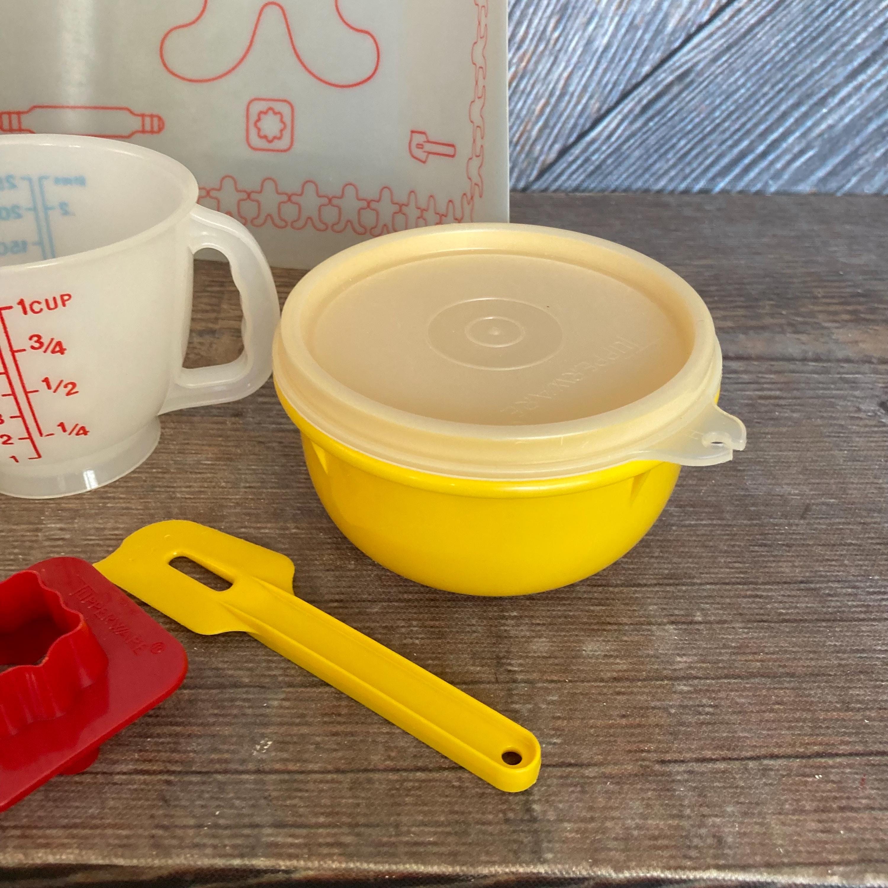 Vintage Mini Mix It Children's Tupperware Mixing Set, Plastic