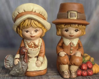 Vintage Ceramic Thanksgiving Figurine Pilgrim Couple, Centerpiece Table Decor 4.5 Inches