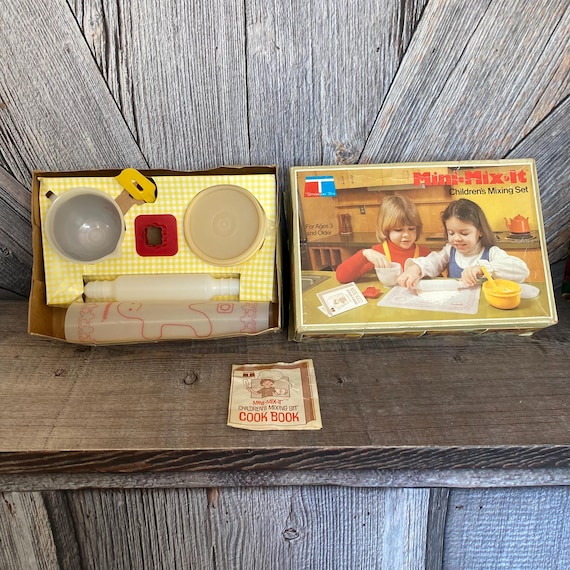 Vintage Mini Mix It Children's Tupperware Mixing Set, Plastic