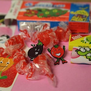 Ms tomato & Eggplant lapel pin set