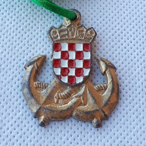 Croatian Navy, Croatian Army,  coat of arms, Croatian Emblem Necklace vintage !