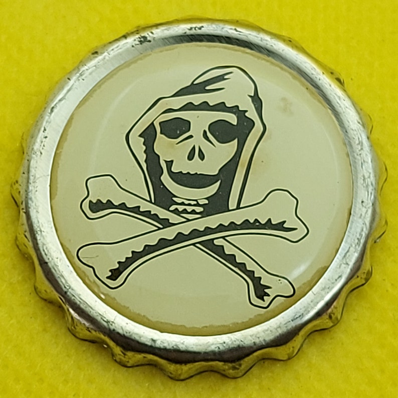 punk badge Bottle Caps ! punk pin PUNK corpse head