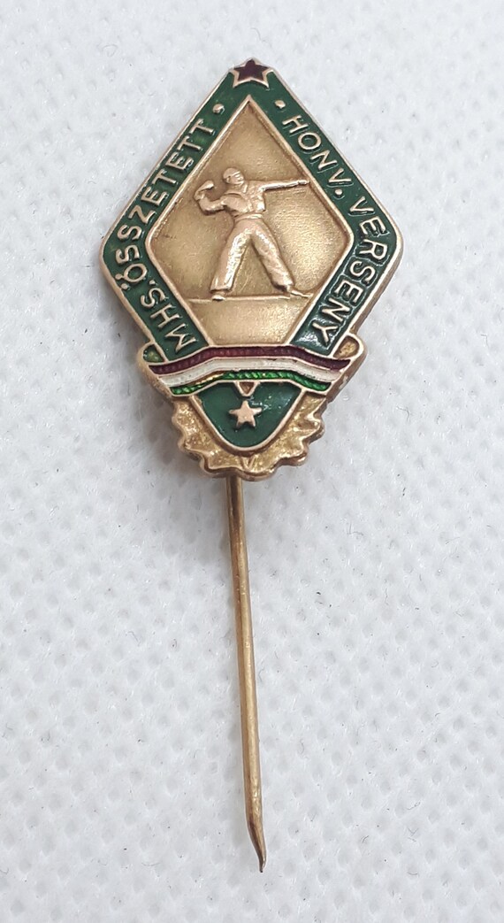 soccer football pin / badge - Hungary