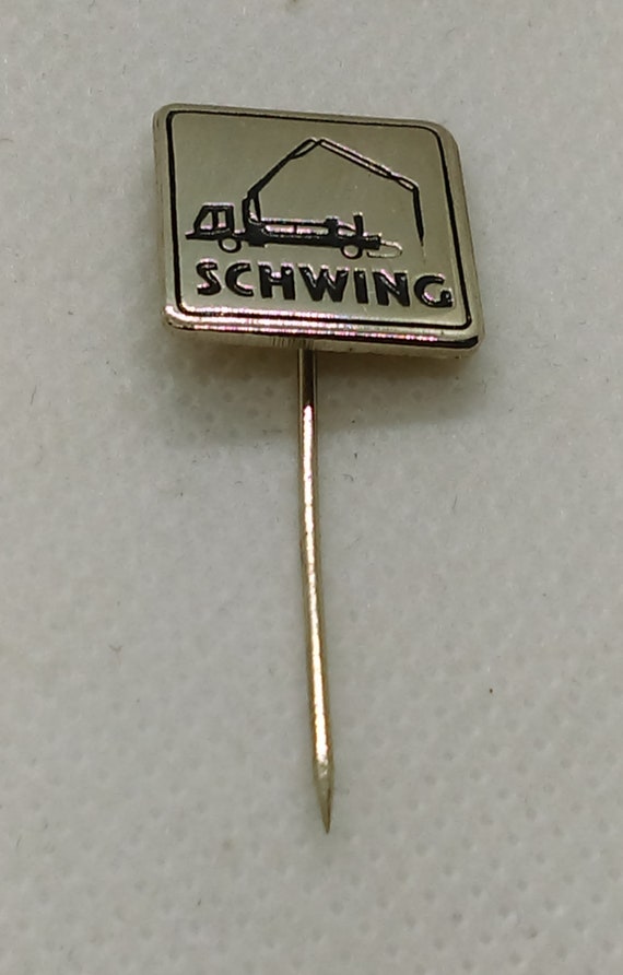 PINS PIN BADGE CAR CAMION TRUCK MERCEDES