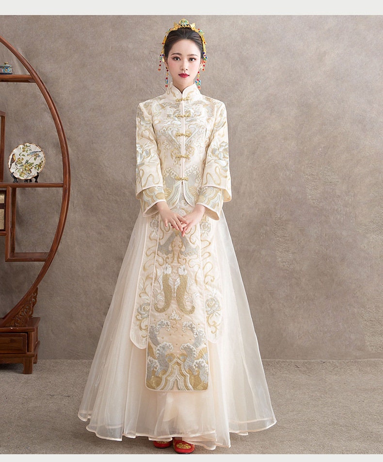 Chinese Bridal off White Qun Kwa Sau Wo ...