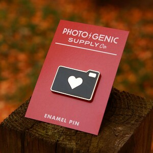 PhotoLove Enamel Pin (Silver) - Photography Lover&#39;s Camera Heart Lapel Pin