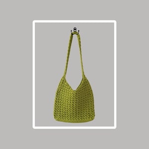 Bolso de hombro. Cartera de verano tejida a crochet o ganchillo. (Verde)
