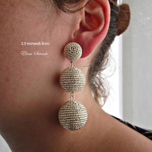 Boucles d'oreilles Bon Bon. Boucles d'oreilles boule. Boucles d'oreilles Bonbons. Boucles d'oreilles pendantes avec perles argentées et trois boules
