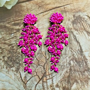Pendientes estilo oskar / Pendientes color rosa intenso con cuentas / Pendientes con borlas en cascada / Estilo Renta