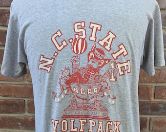 vintage 1983 NC State Wolfpack National Champions T shirt / Medium / North Carolina St NCAA basketball champs