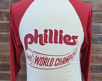vintage 1980 Philadelphia Phillies World Series champions raglan T shirt / Small / MLB champs
