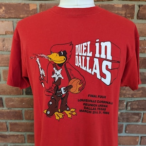 rare vintage Louisville Cardinals 1986 Final Four T shirt / Duel in Dallas / Medium - Large / NCAA basketball champs National Champions