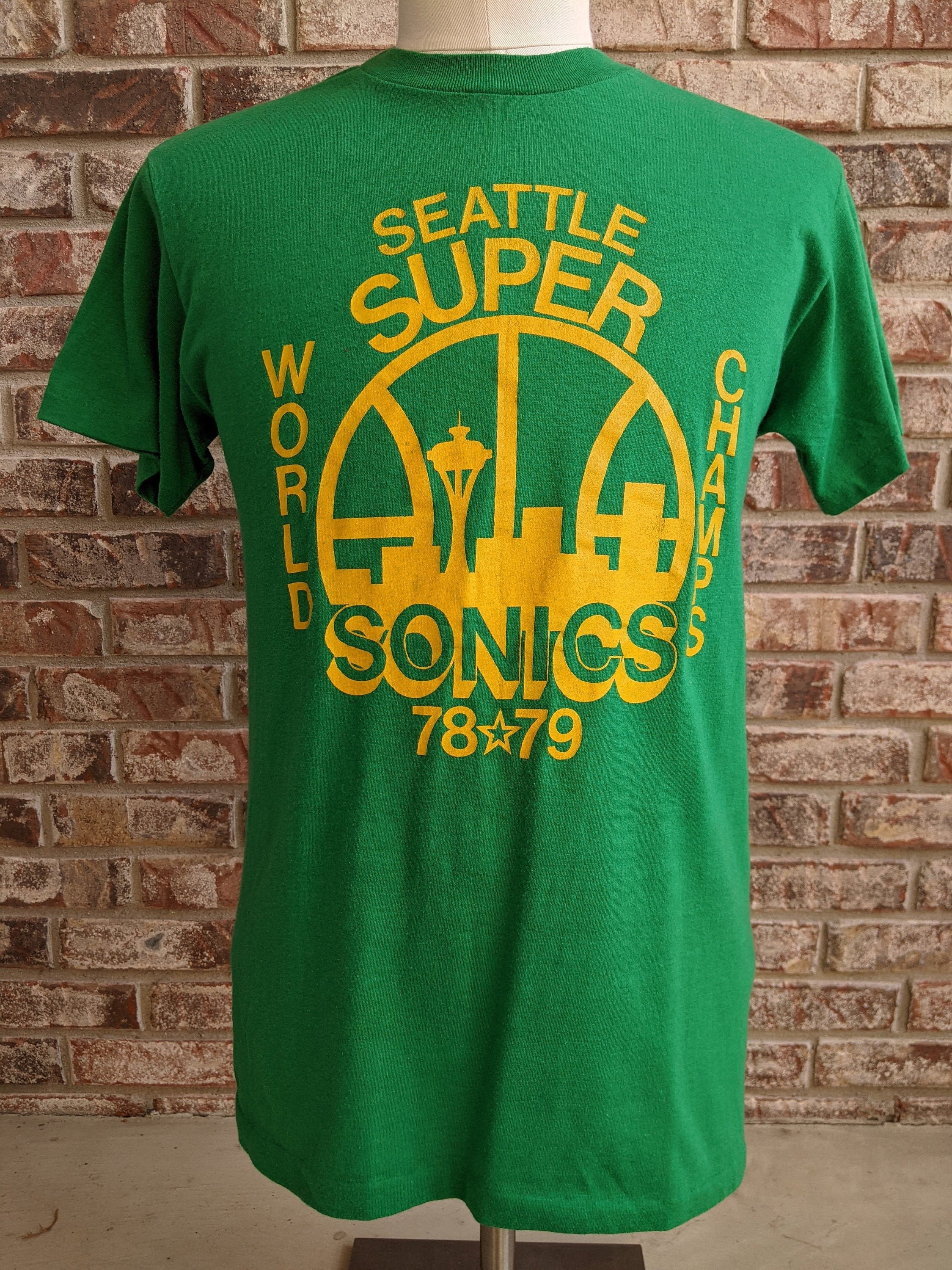 Vintage 1994 Seattle SuperSonics Looney Tunes Faded T-Shirt Sz. XL