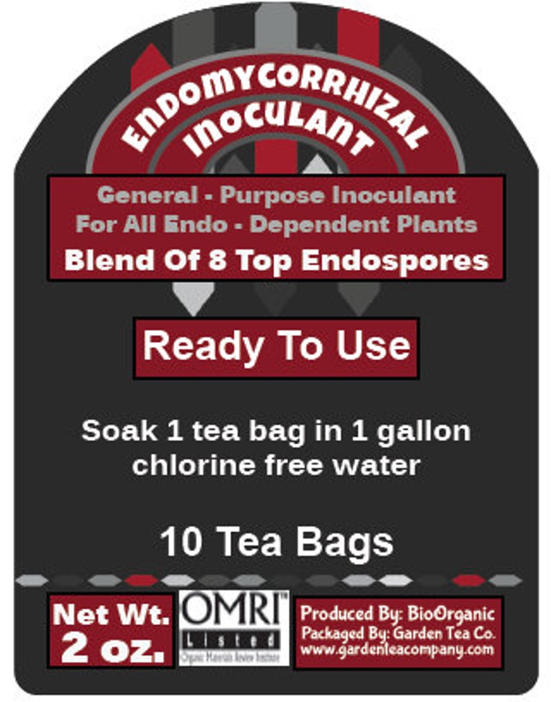 Pode incluir: Um r&oacute;tulo preto e vermelho com o texto "Endomycorrhizal Inoculant" em um c&iacute;rculo branco. O r&oacute;tulo tamb&eacute;m inclui o texto "General - Purpose Inoculant For All Endo - Dependent Plants Blend Of 8 Top Endospores Ready To Use Soak 1 tea bag in 1 gallon chlorine free water 10 Tea Bags Net Wt. 2 oz. OMR Listed Produced By: BioOrganic Packaged By: Garden Tea Co. www.gardenteacompany.com".