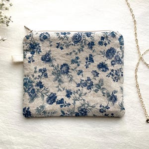 Pochette à fermeture éclair Rose Toile en toile écru, petite et petite trousse délicate pour le maquillage