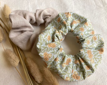 Botanical Scrunchie Set in Beige Linen and Blue Floral Cotton, 2 Natural and Cute Hair Elastics for Ponytails