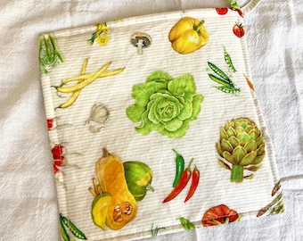 Cute Veggie Potholder, Vegetable Print Hot Pad for Kitchen, Cottagecore Decor Trivet