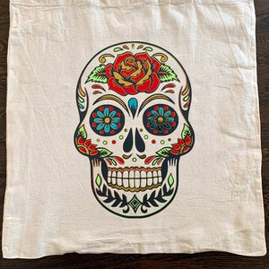 Mexican Sugar Skull/Calavera multicolore - Fichiers svg/dxf/eps/studio/png/gsp avec calques Silhouette tête de mort dia de los muertos coco