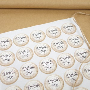 Eat Me Drink Me Round Stickers - 35 Labels for Weddings and parties. Alice in Wonderland - White Rabbit