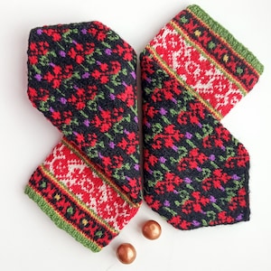 Wool hand knitted mittens, Nordic mittens, Latvian mittens, Norwegian mittens, Baltic mittens, Free shipping