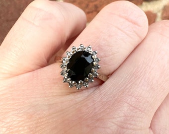 Bague vintage en or 9 carats avec saphirs noirs et diamants