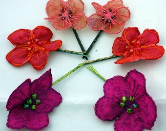 Flores con cuentas en horquillas: pinzas para el cabello de boda con bordados iridiscentes